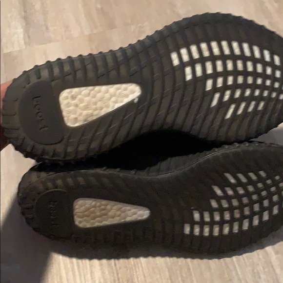 Yeezy Oreo size 11 - Picture 6 of 8